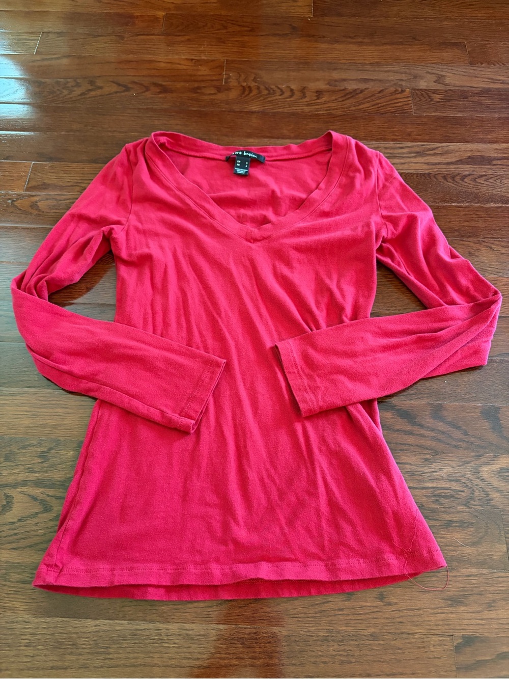 Women’s V Neck Long Sleeve Red Top (size Small)
